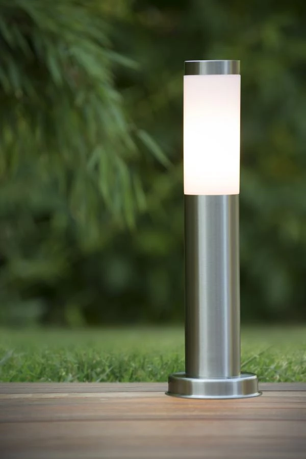 Lucide KIBO - Bollard light - 1xE27 - IP44 - Satin Chrome - ambiance 2